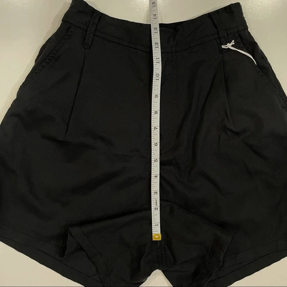 Good American Summer Boss Shorts